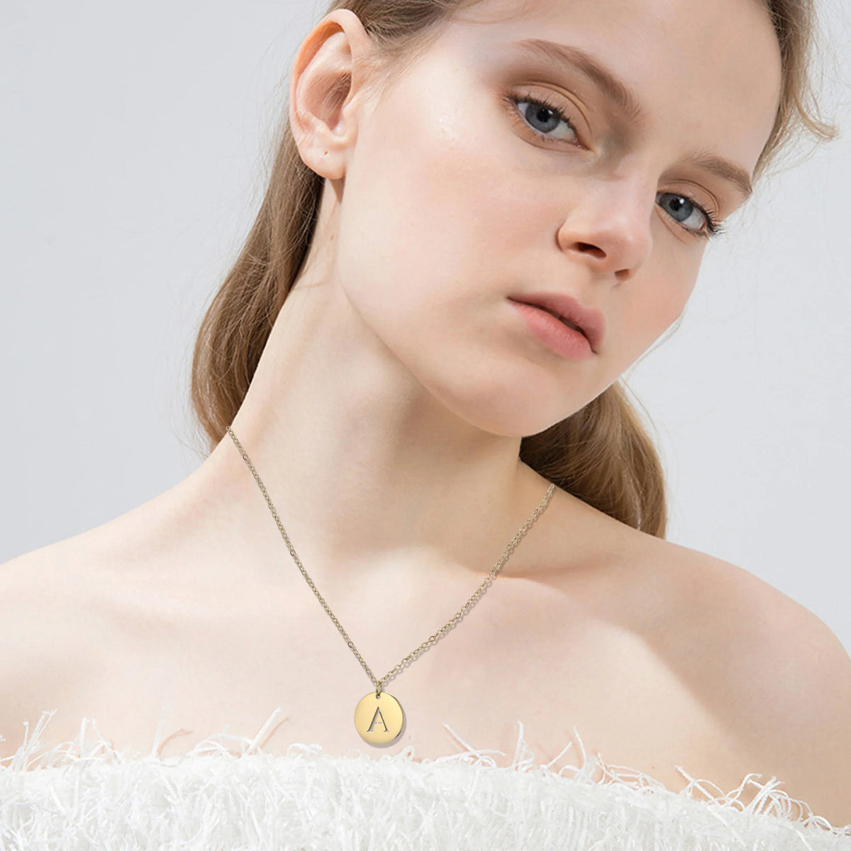 VERLAINE PARIS™ | Collier Pendentif Lettre en Or Élégant
